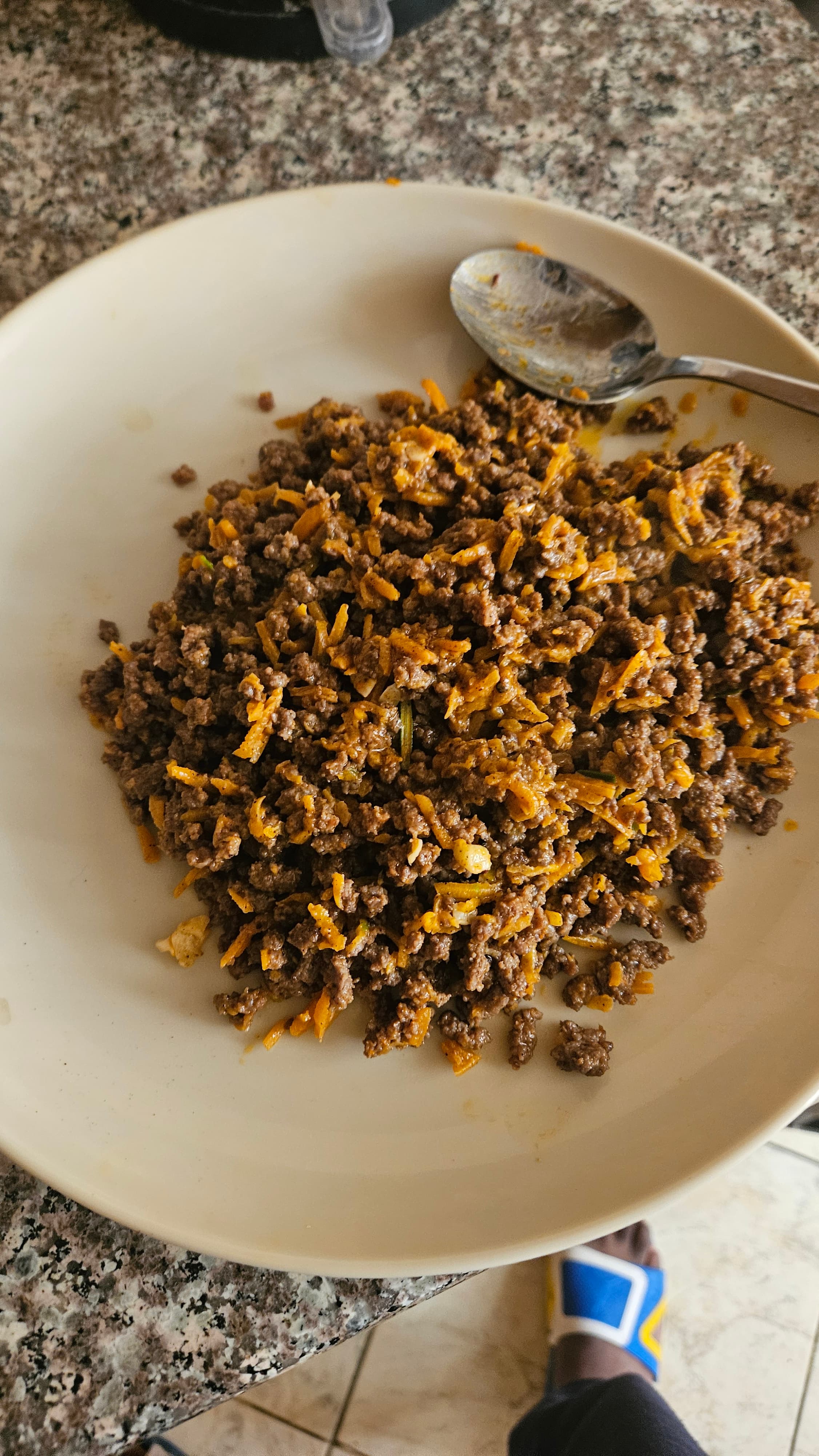 Meat sauté with carrots and cream